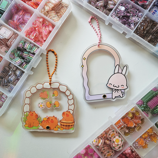 Custom Shaker Keychain | Capybaras | Pineberry Bunny