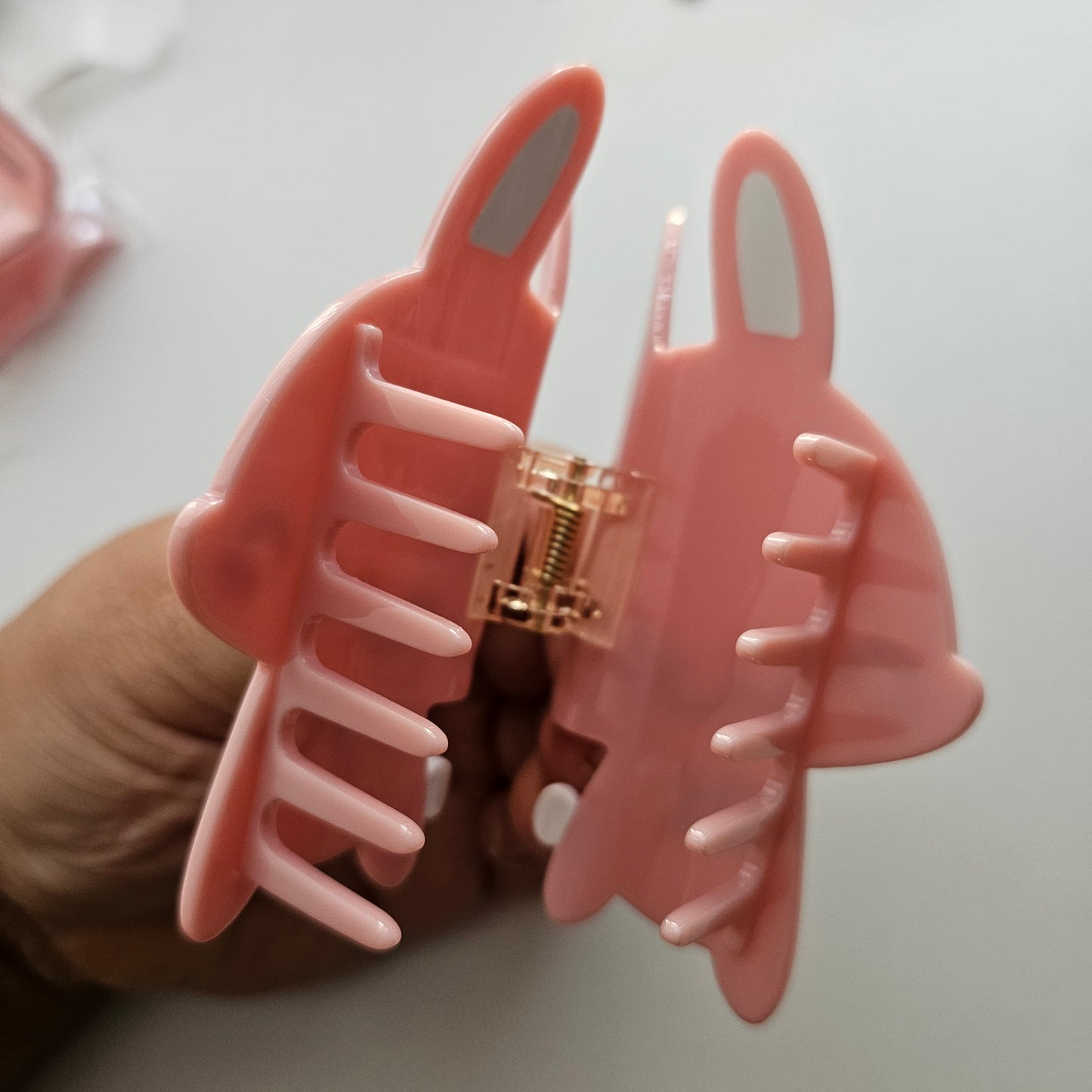 Pineberry Bunny Claw Hair Clip