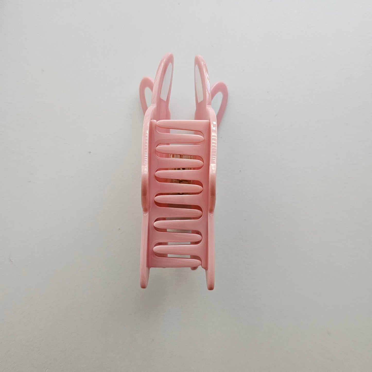 Pineberry Bunny Claw Hair Clip